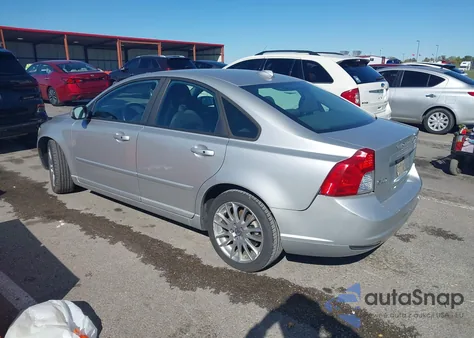2010 Volvo S40 2.4I из США, поврежденный, VIN YV1382MSXA2489763